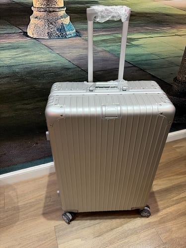 Customer photo review of ALUMINUM SUITCASE V2 NEW, STRONGER ALUMINIUM & REMOVEABLE WHEELS