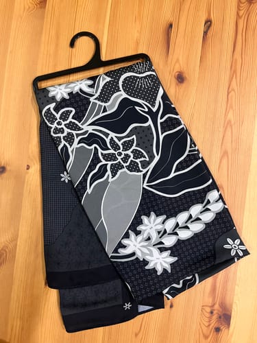 Customer photo review of Batik Square (Malam)