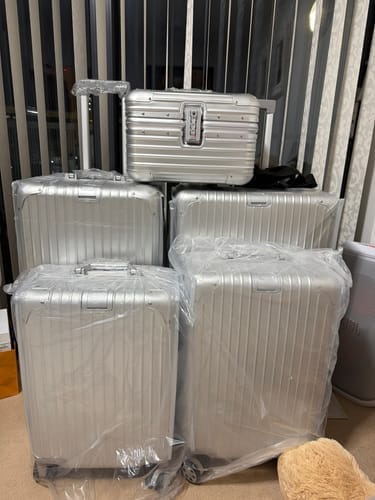 Customer photo review of ALUMINUM SUITCASE V2 NEW, STRONGER ALUMINIUM & REMOVEABLE WHEELS