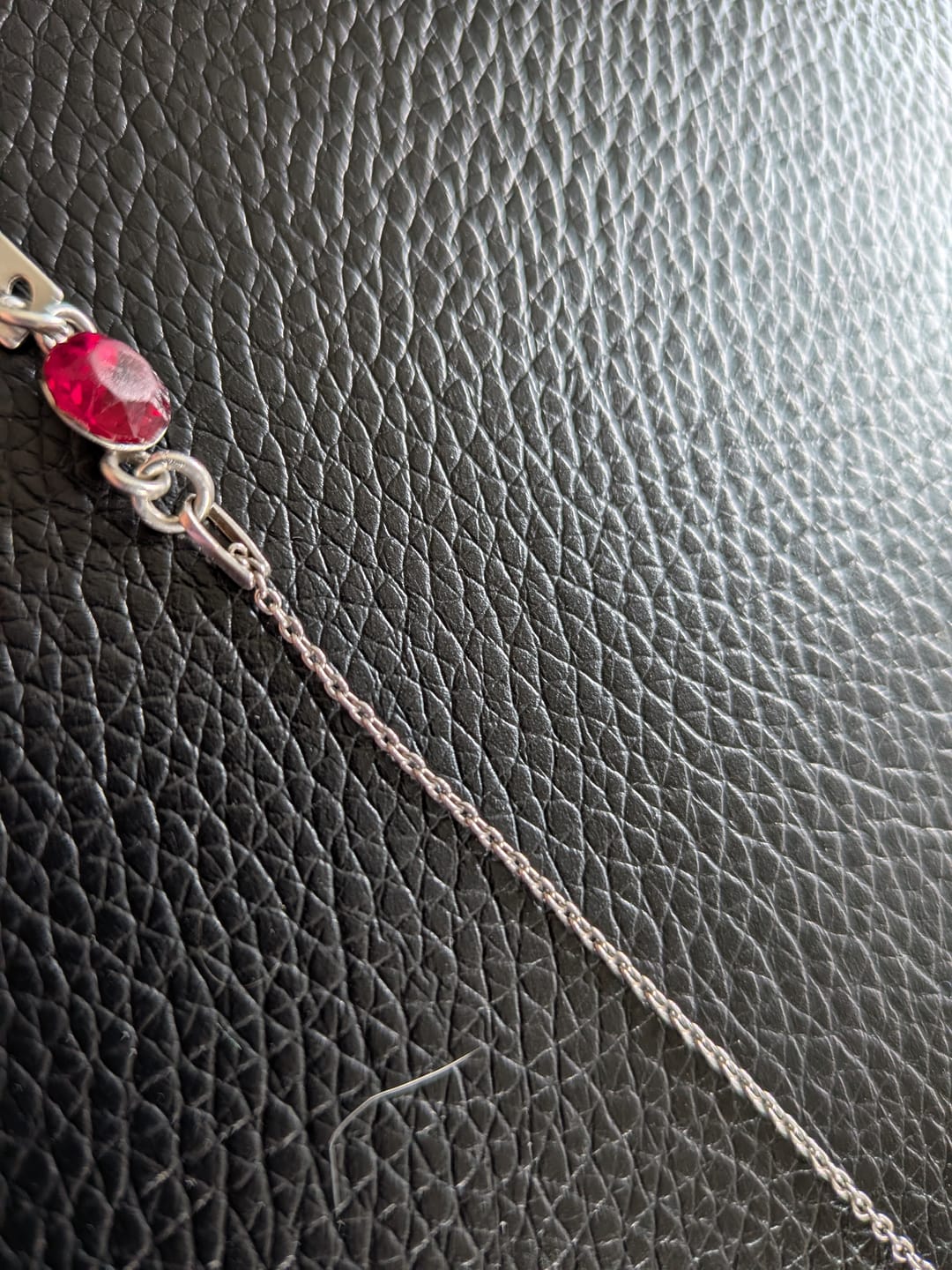 Customer photo review of Baby Armband mit Geburtsstein und Gravur länglich