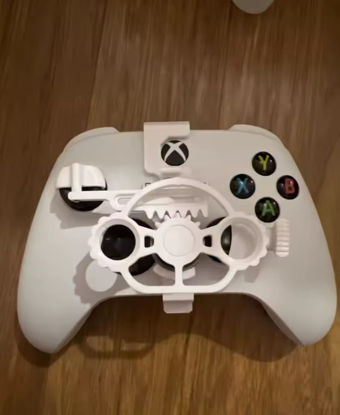 Customer photo review of Mini Steering Wheel for Xbox