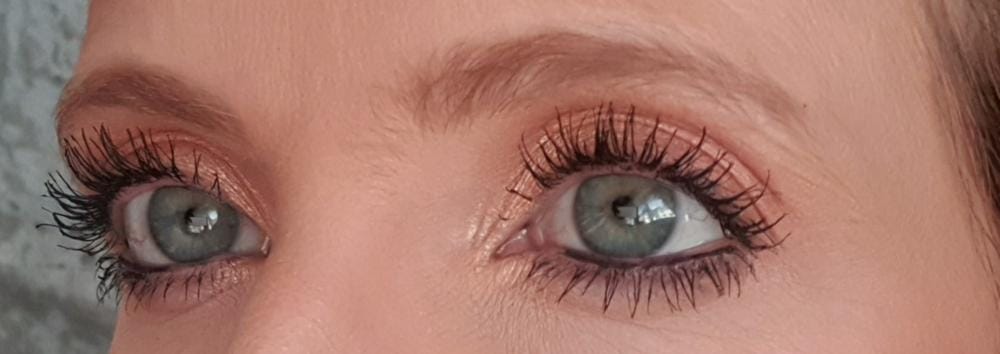 Customer photo review of Máscara de Crecimiento de Pestañas - Mejor que las Postizas