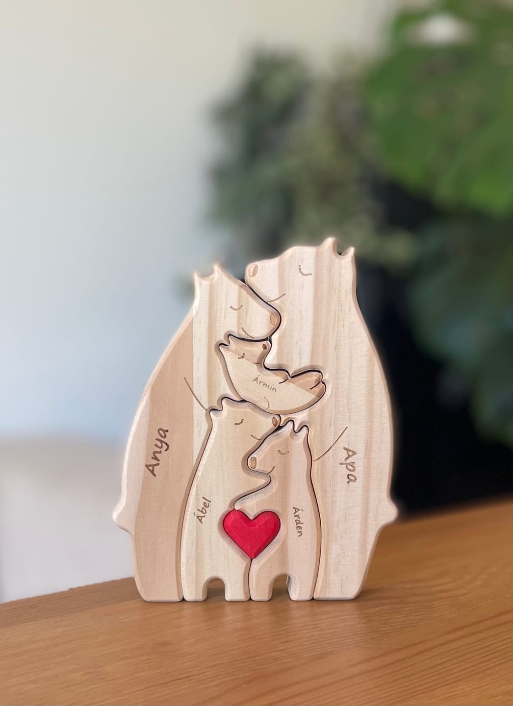 Customer photo review of Szívből Faragva ™ - Fa Maci Család Név Gravírozással