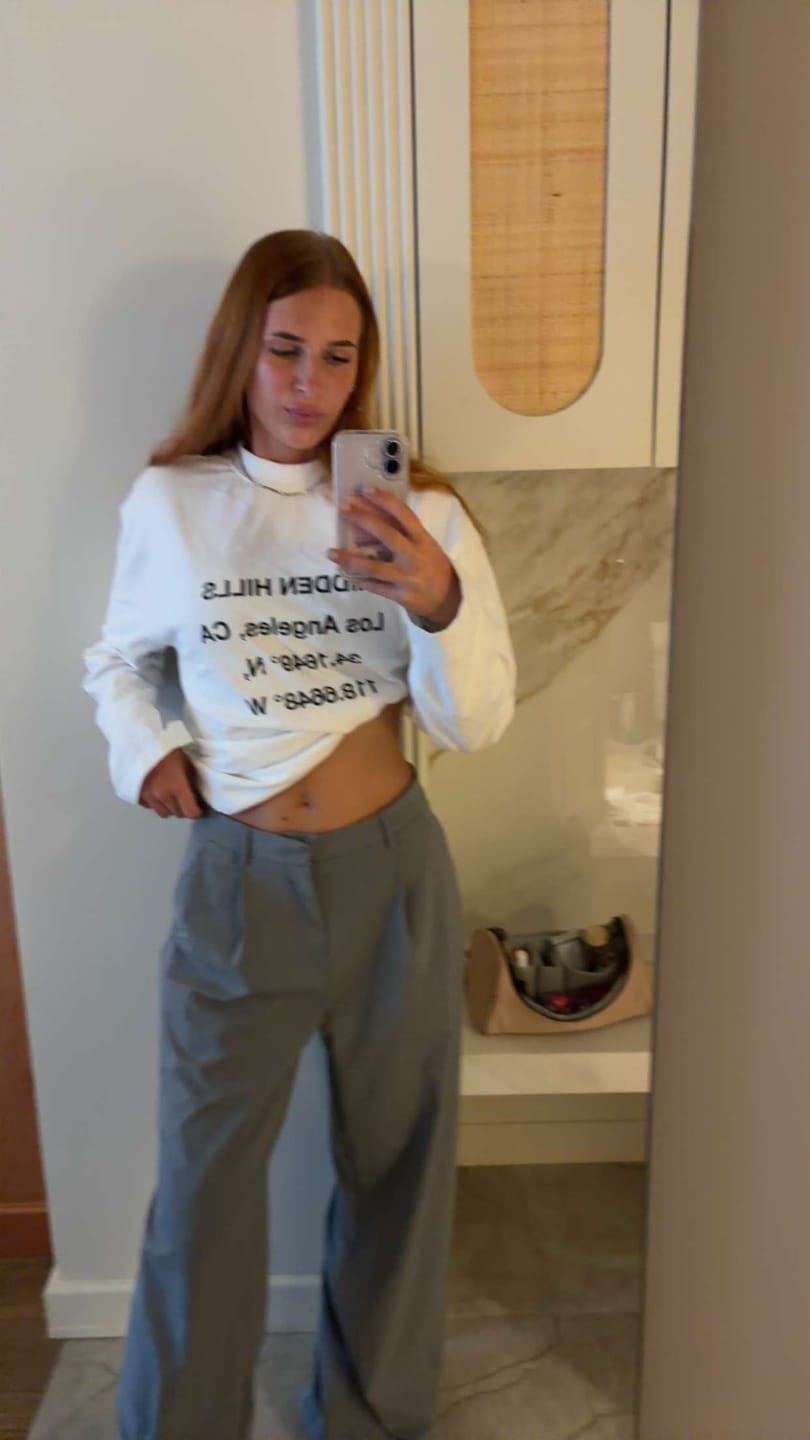 Customer photo review of VINTAGE LOGO LONGSLEEVE T-SHIRT WHITE