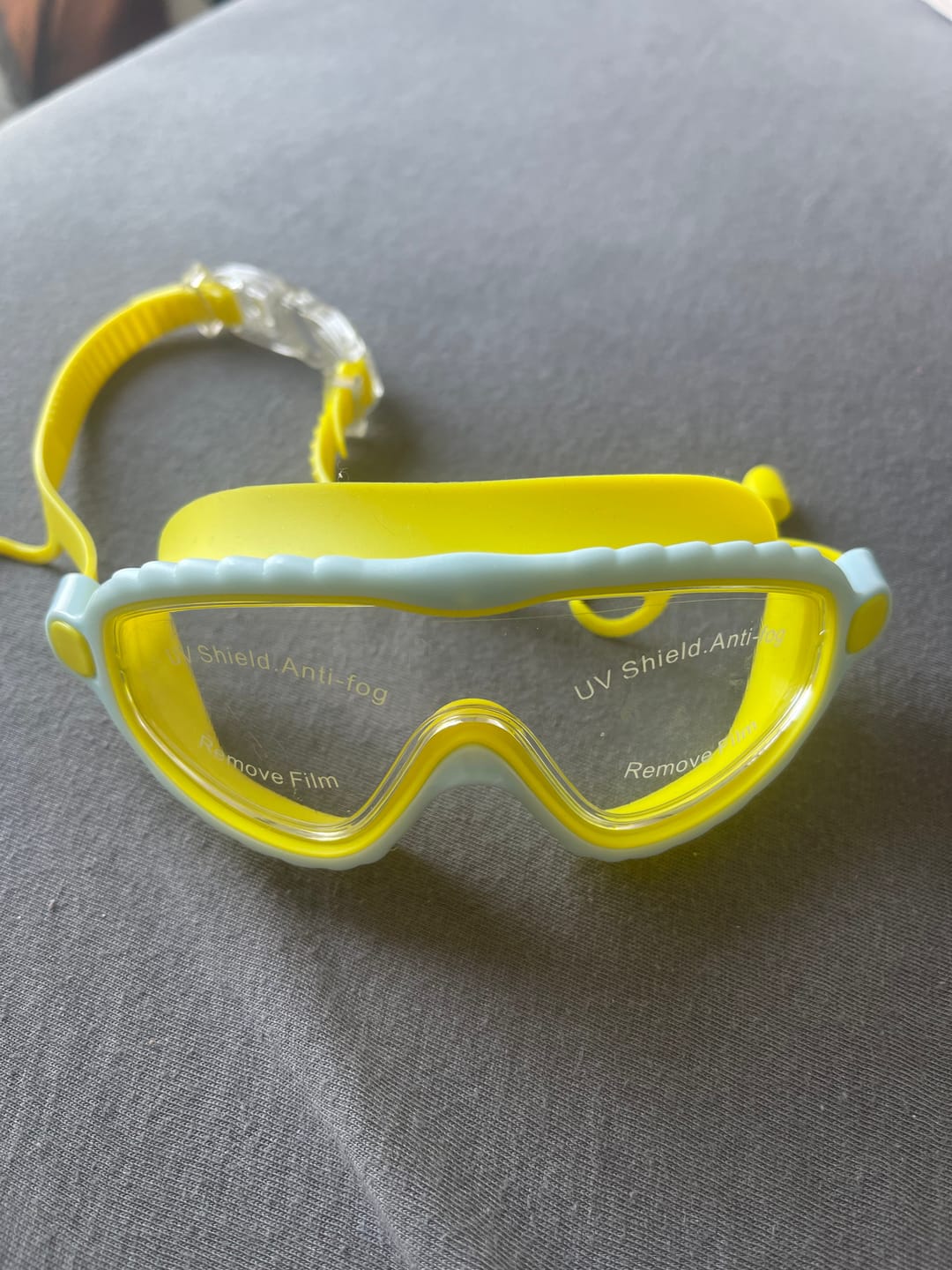 Customer photo review of Lunettes de piscine Gloovi™