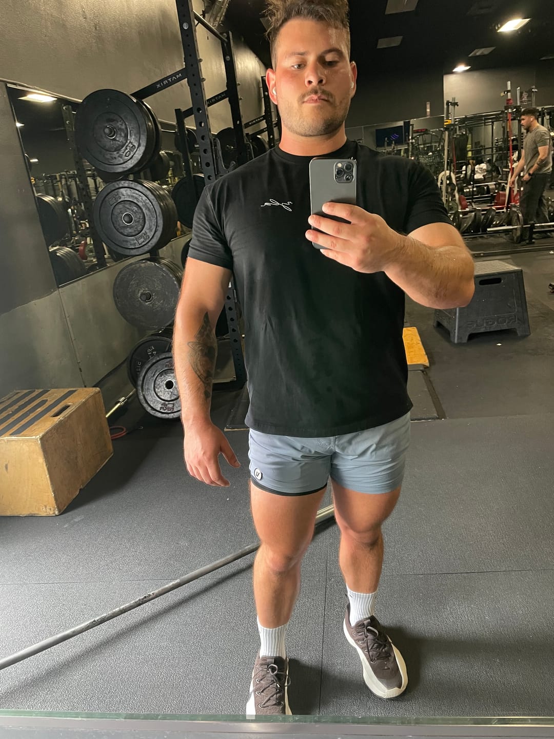 Customer photo review of 466 Tailored Tees