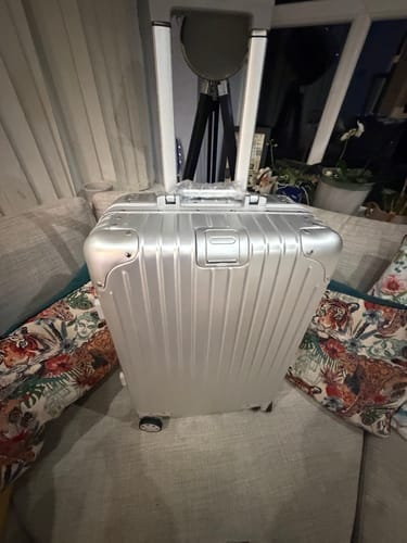 Customer photo review of ALUMINUM SUITCASE V2 NEW, STRONGER ALUMINIUM & REMOVEABLE WHEELS