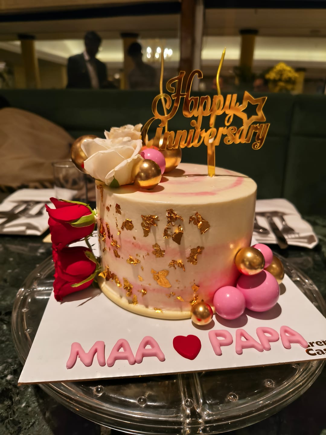 Customer photo review of Floral Gold Cake for Anniversary