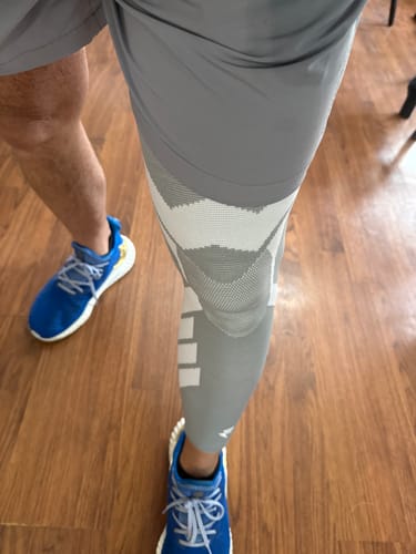 Customer photo review of Compression Sleeves V2 for Knees and Legs