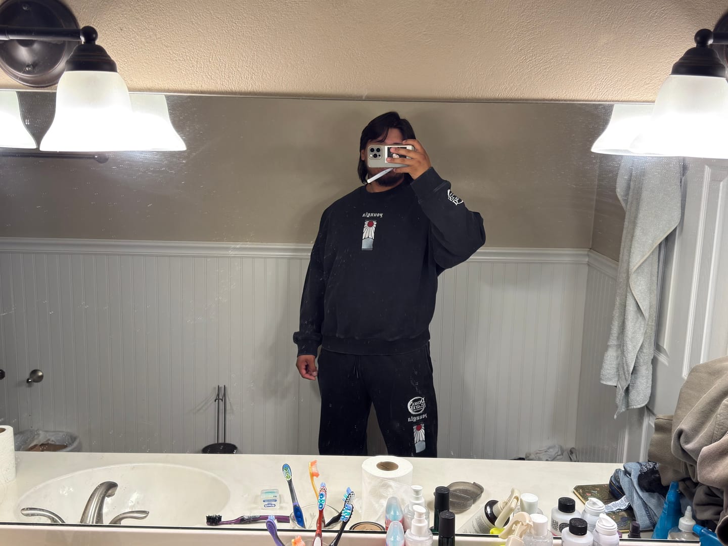 Customer photo review of 5196 - Demon Slayer: Kimetsu no Yaiba - Crewnecks