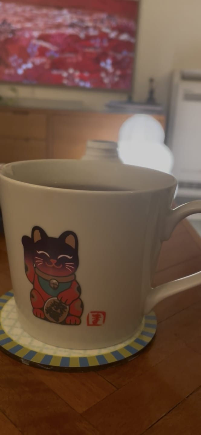 Customer photo review of Temperature-Responsive Mug Collection