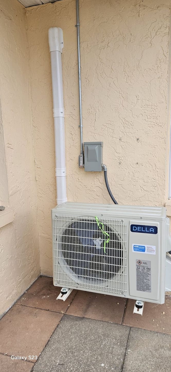 Customer photo review of DELLA Serena CloudAir Series 9800 BTU 22 SEER2 Mini Split Heat Pump AC - Up to 400 Sq.Ft.