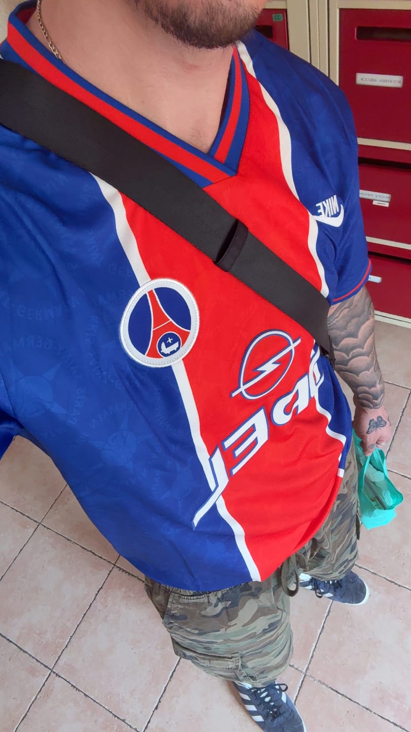 Customer photo review of Maillot Retro PSG 1995