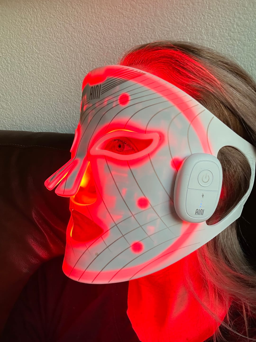 Customer photo review of INIA GLOW Wireless Red Light Therapy Mask