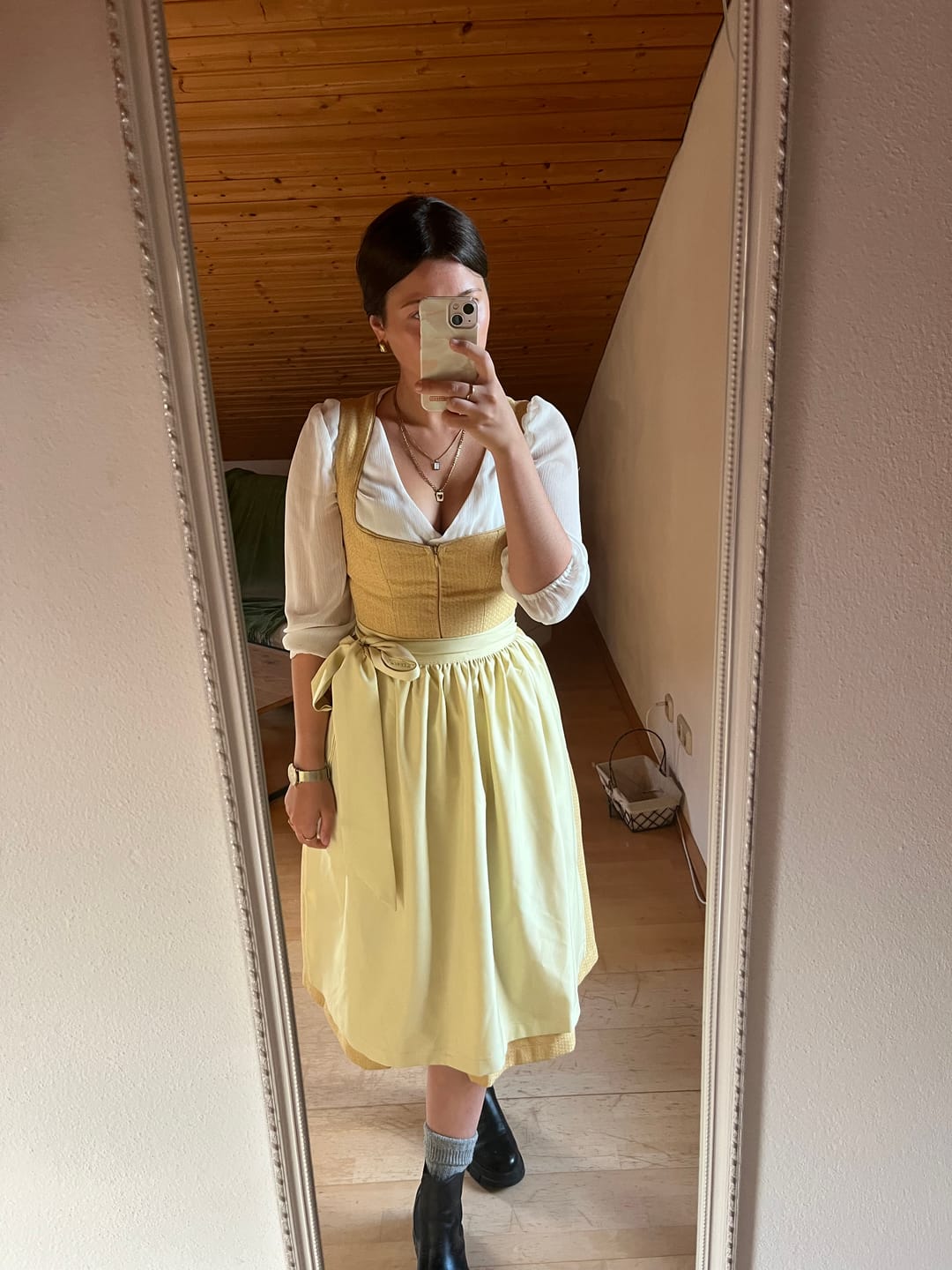 Customer photo review of DIRNDL - CAMILLE IN YELLOW