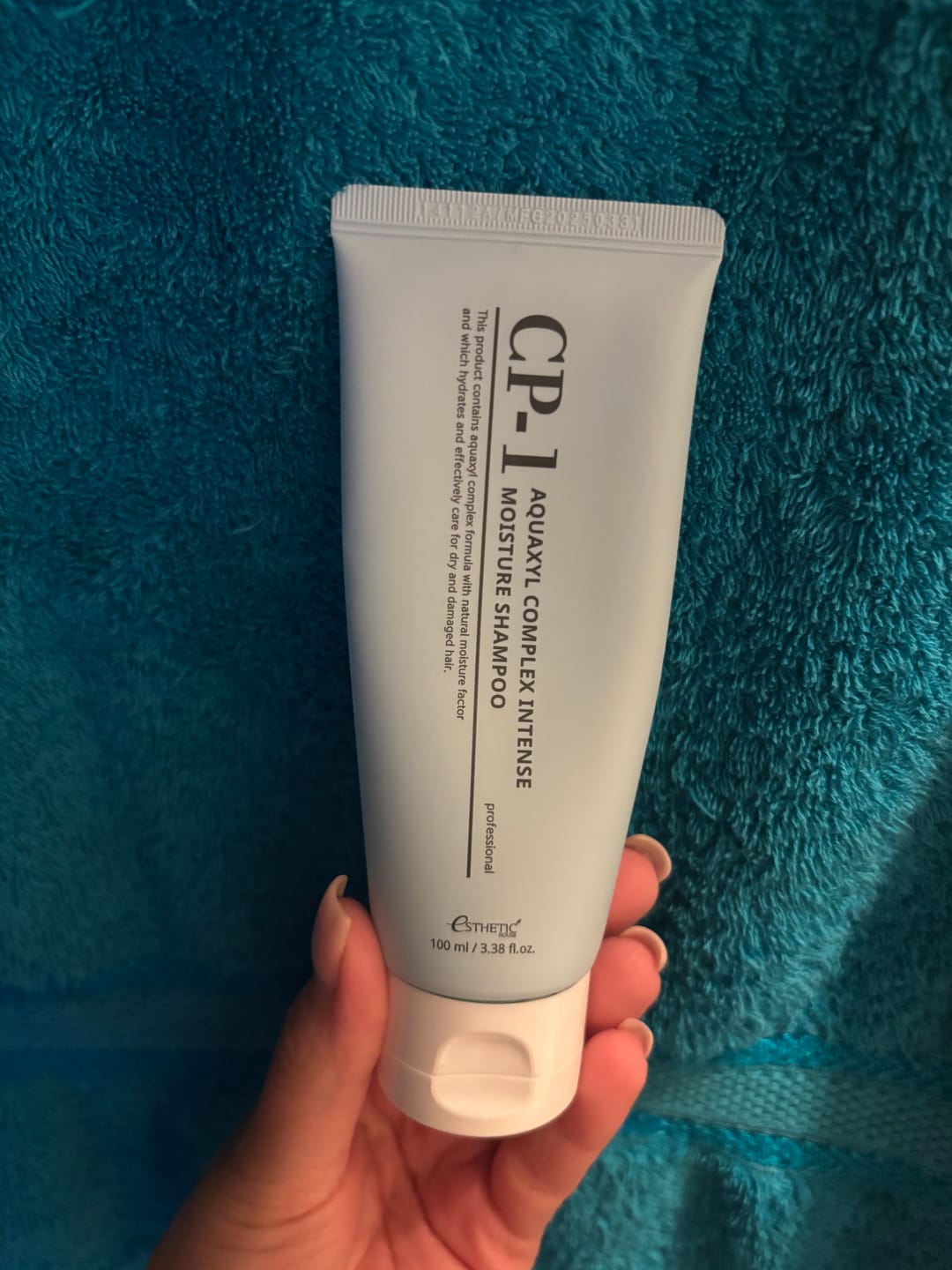 Customer photo review of Mitrinošs šampūns ar akvaksilu sausiem matiem CP-1 Aquaxyl Complex Intense Moisture Shampoo