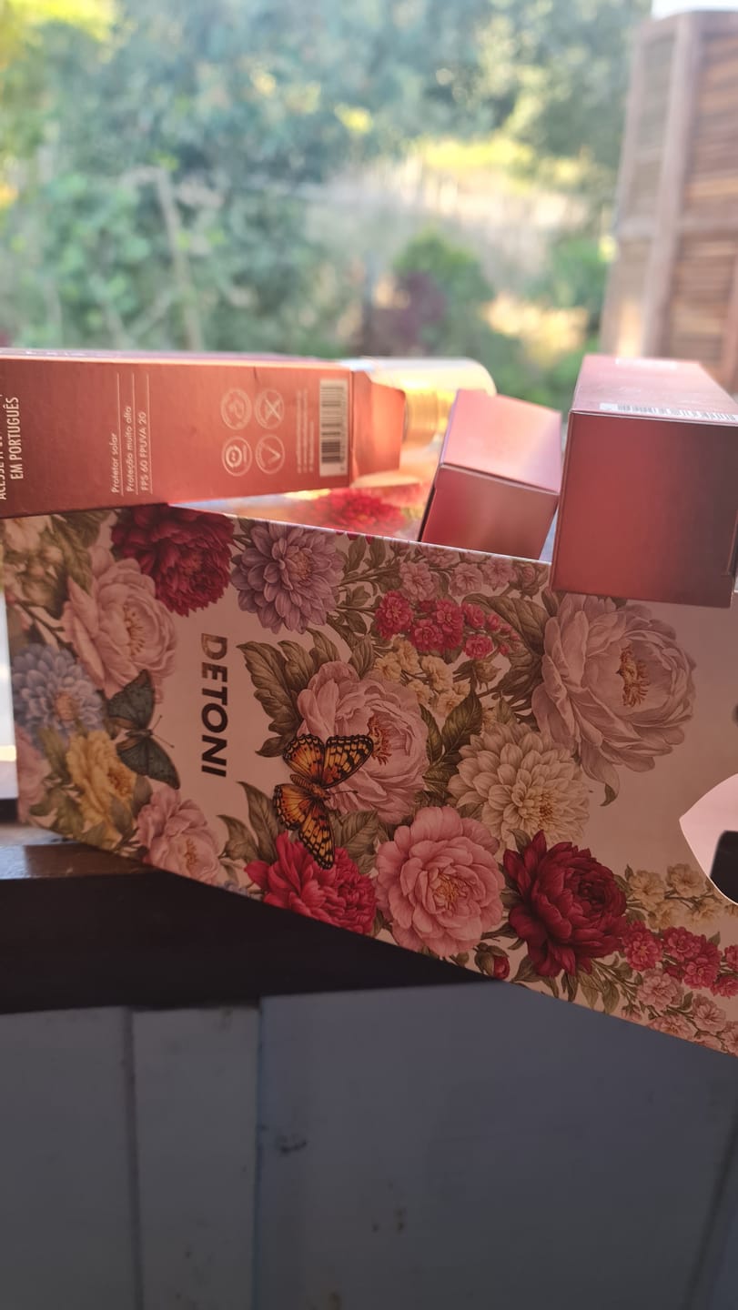 Customer photo review of GIFT BOX M