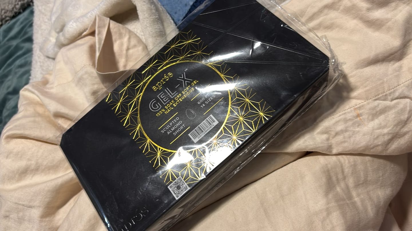 Customer photo review of GEL-X® Tips Esculpido Almendra Corto (600PCS)