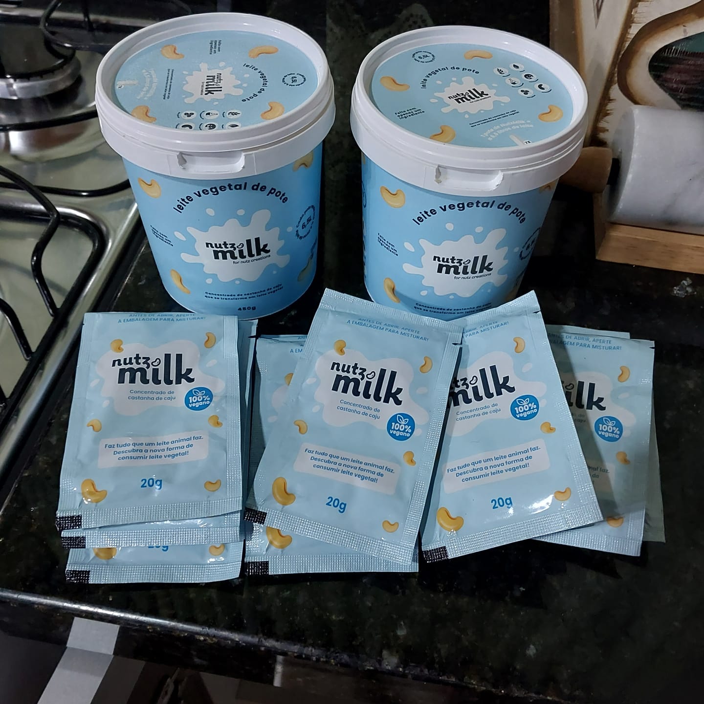 Customer photo review of Leite Vegetal NutzMilk  6,5L - Concentrado de Castanha de Caju + 12 sachês (grátis)