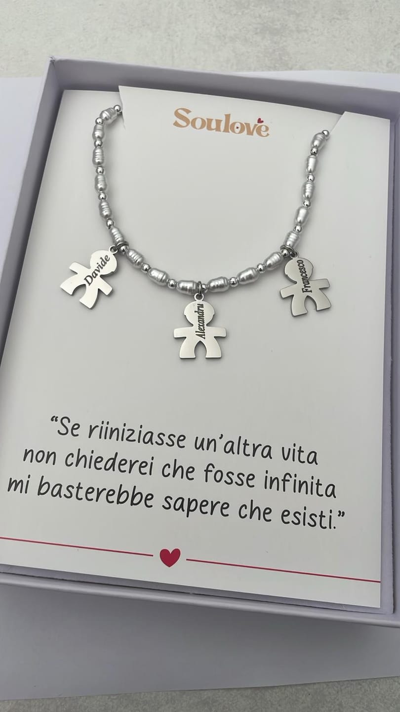 Customer photo review of Girocollo Family In Perle con ciondoli Bimbo Personalizzati