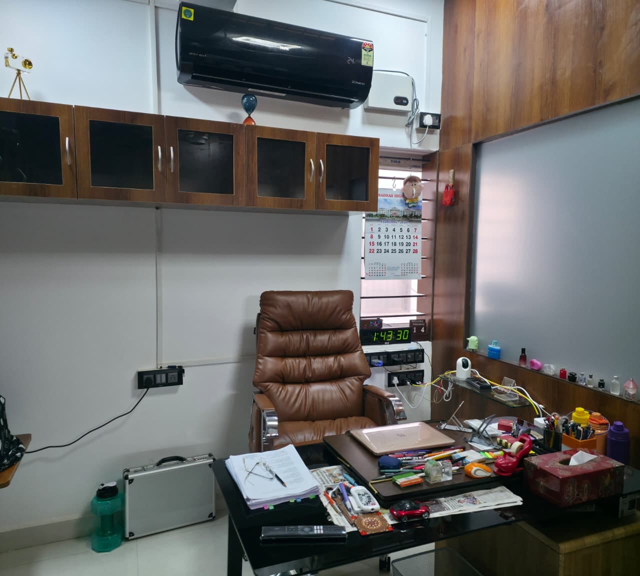 Customer photo review of Ettorez FORTUNA Premium Leatherette Chair