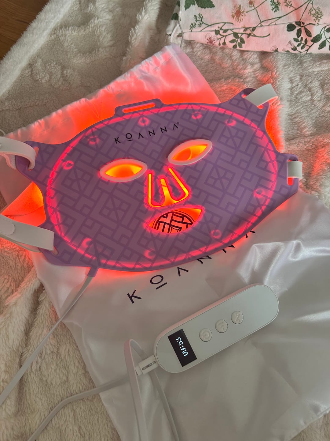 Customer photo review of Koanna® MultiGlo™ LED Lichttherapie-Maske