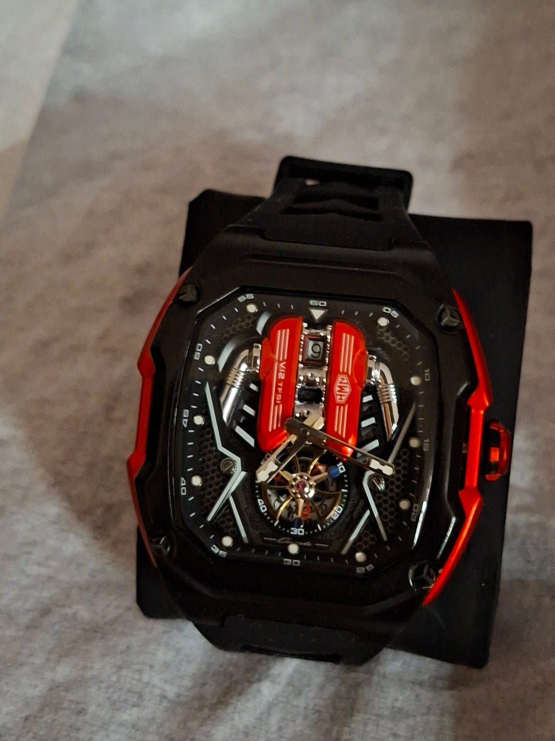 Customer photo review of HMN V12 Prestige