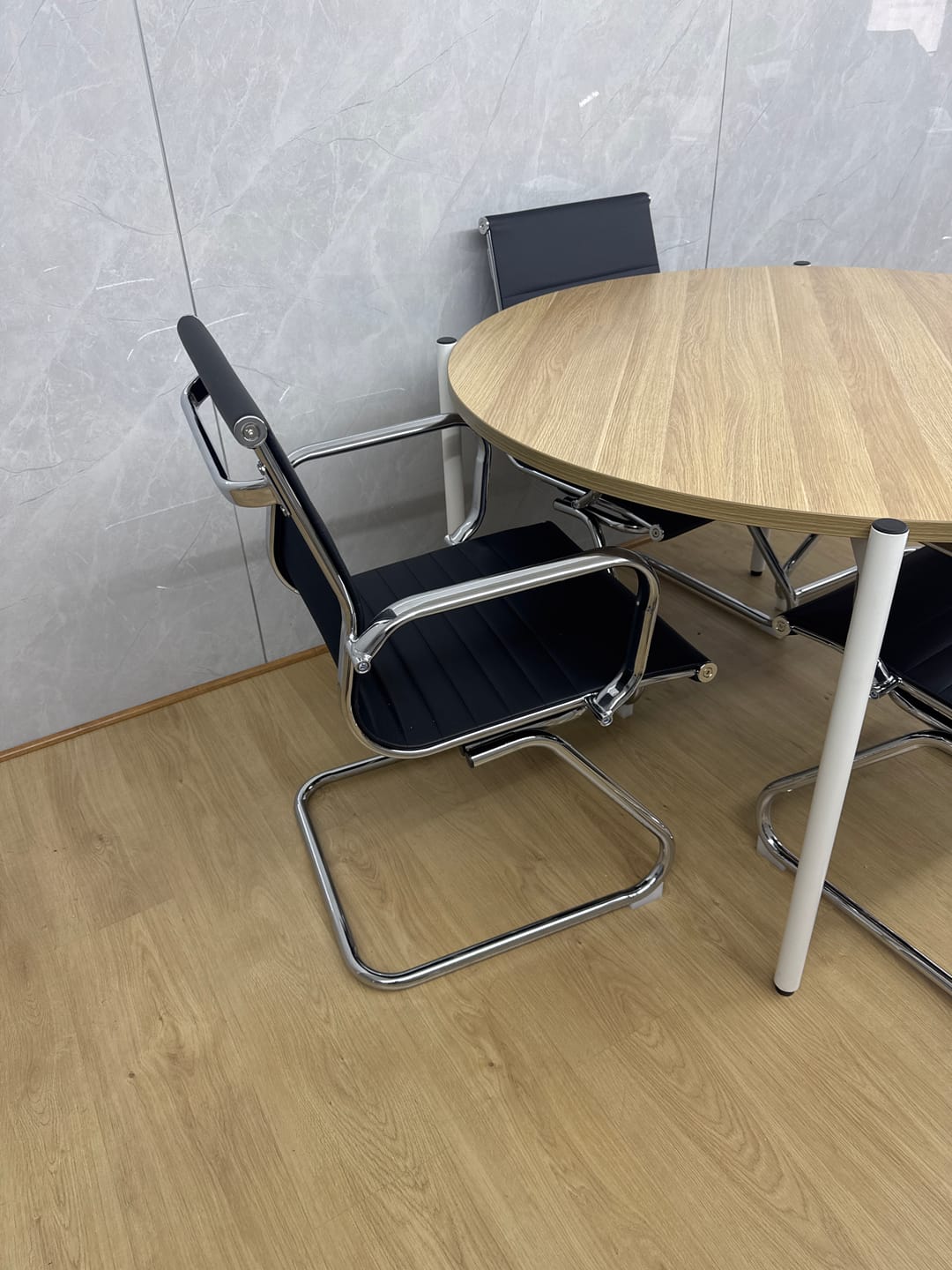 Customer photo review of Silla Visita Bishop Media Negro