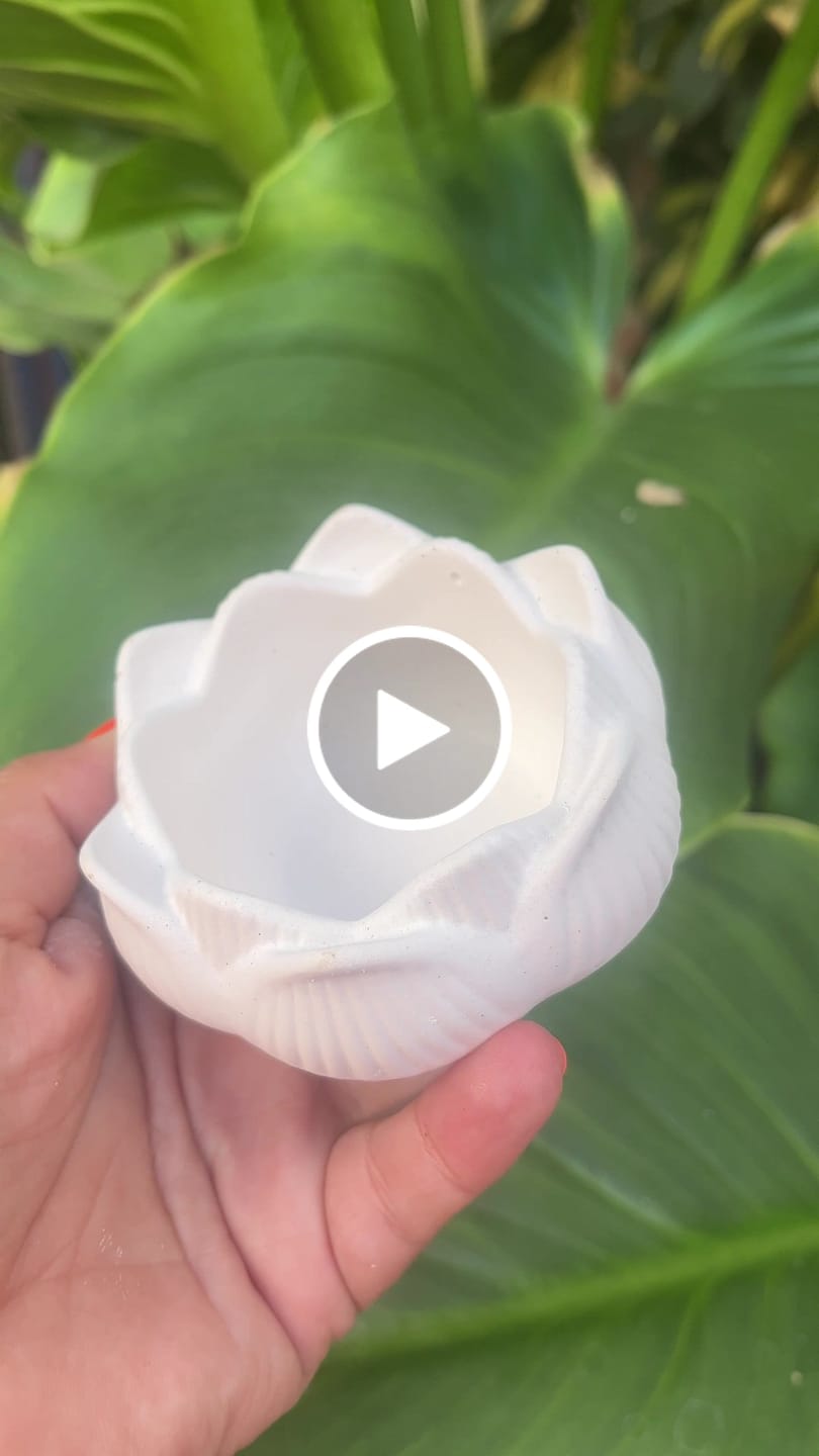 Customer video review of Molde flor de loto