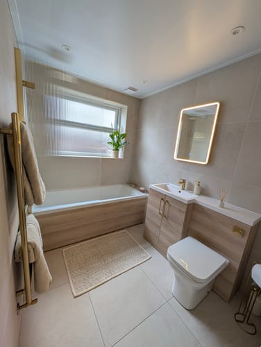 Customer photo review of Nuie Pacific Fluted Square Hinged Bath Screen 1520 x 830mm