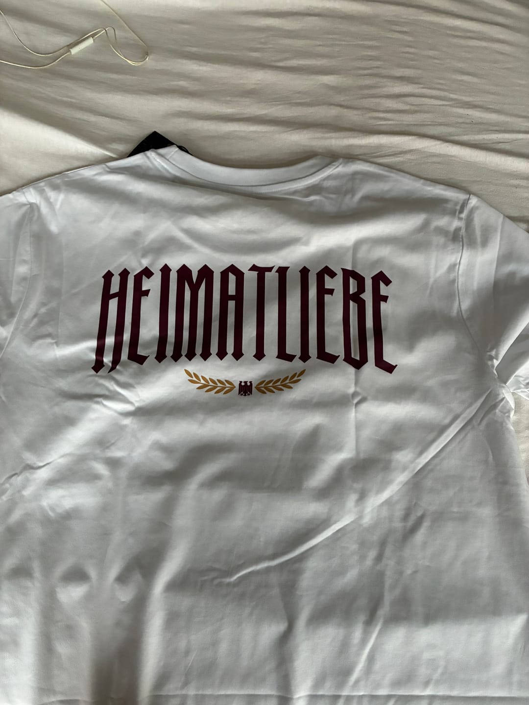 Customer photo review of Heimatliebe Statement - Shirt - White