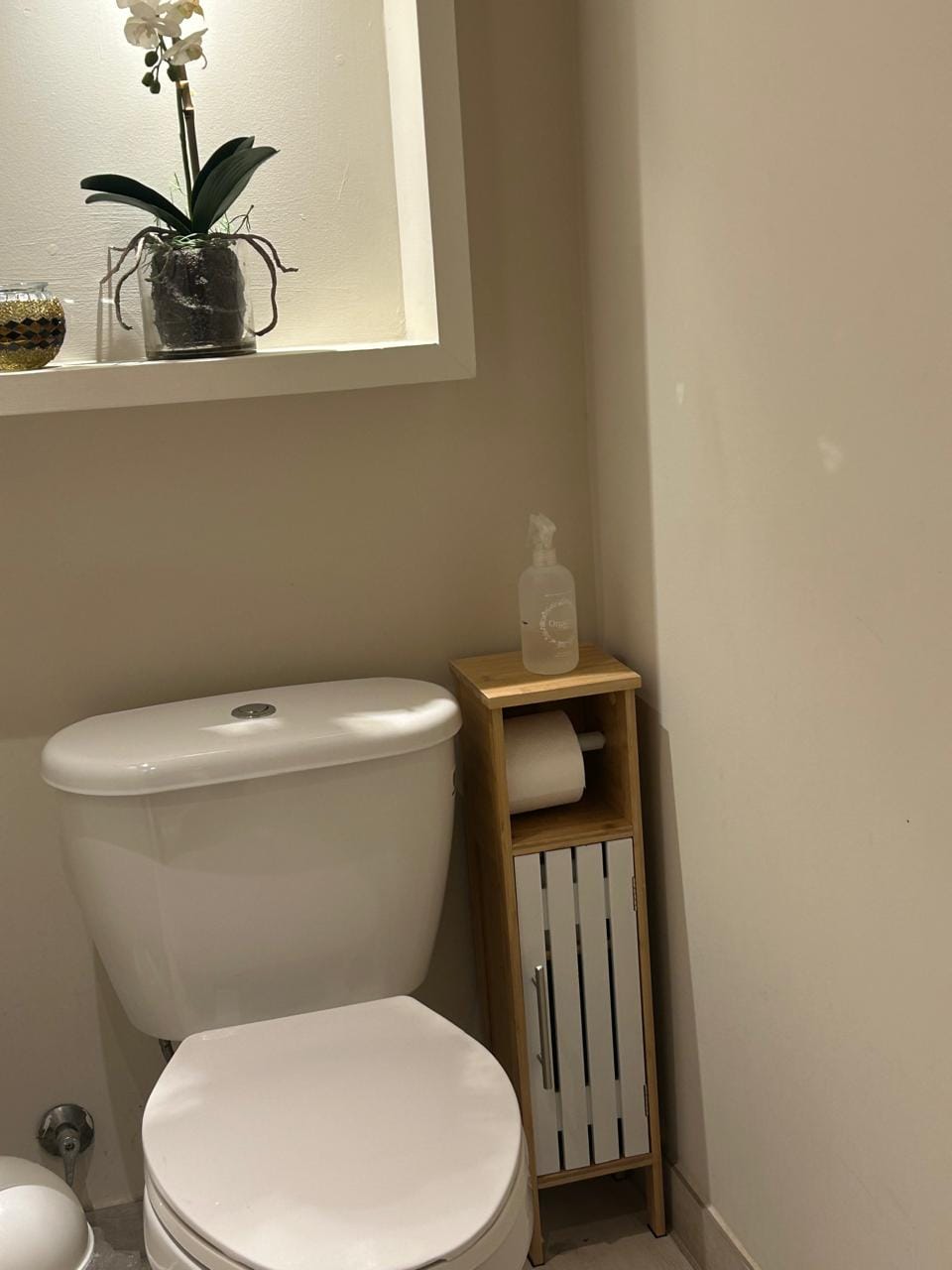 Customer photo review of Porta Confort Soporte Papel Baño Armario Con Puerta Pequeño Blanco