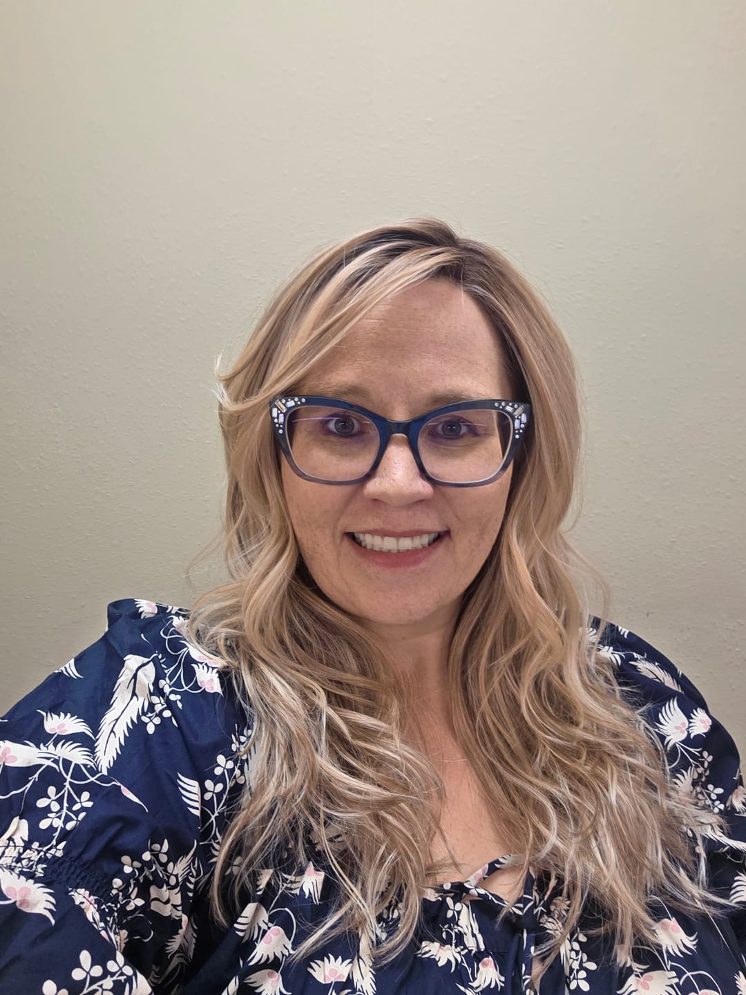Customer photo review of ALMOST FAMOUS - Neutral Sand Blonde
