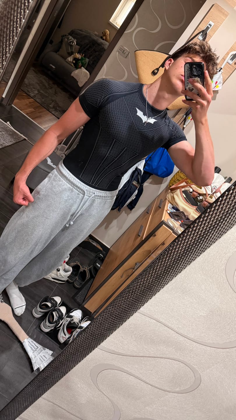 Customer photo review of 4259 - Batman Compression Tees