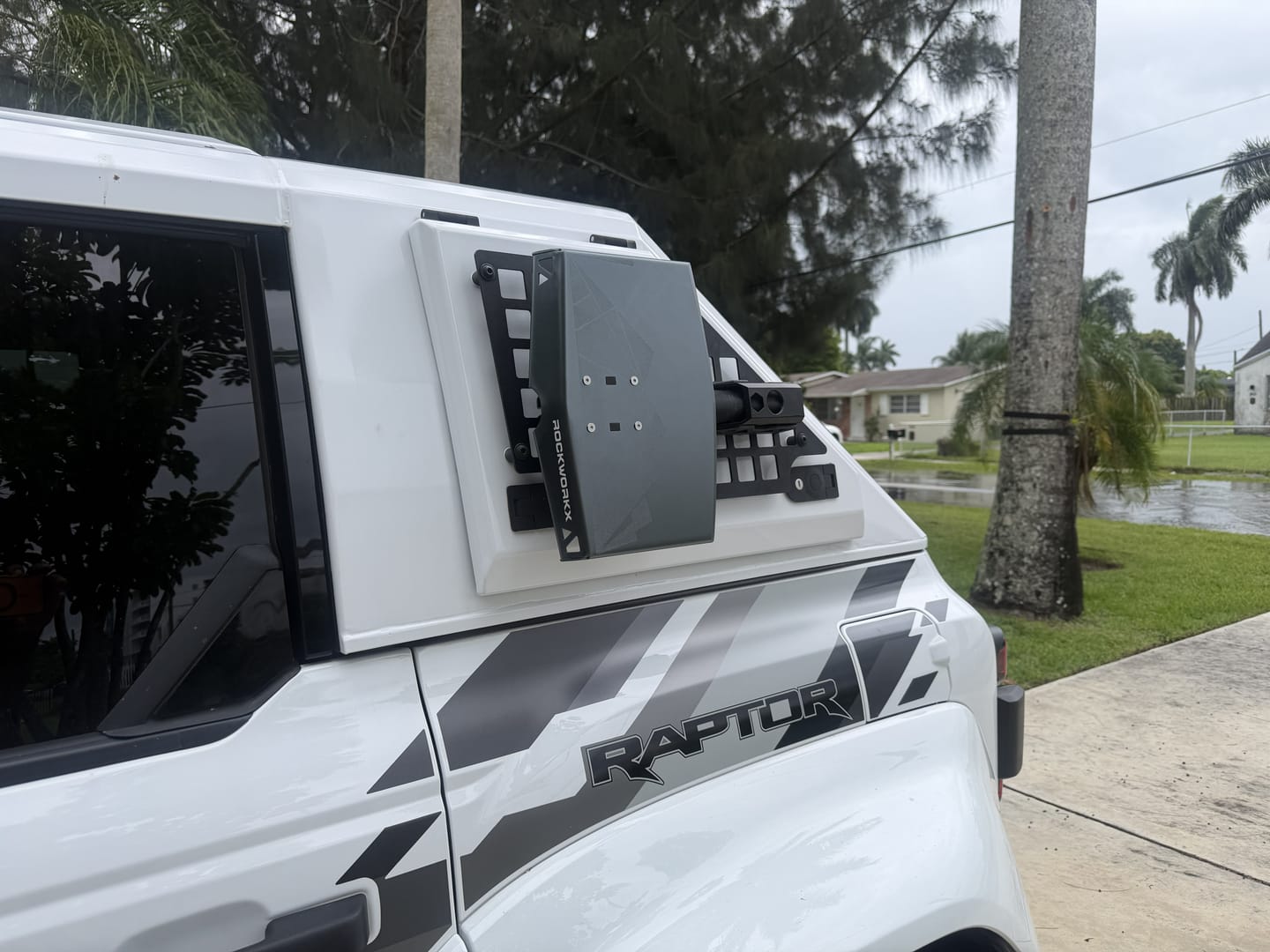 Customer photo review of Rockworkx Multi-Tool T7
