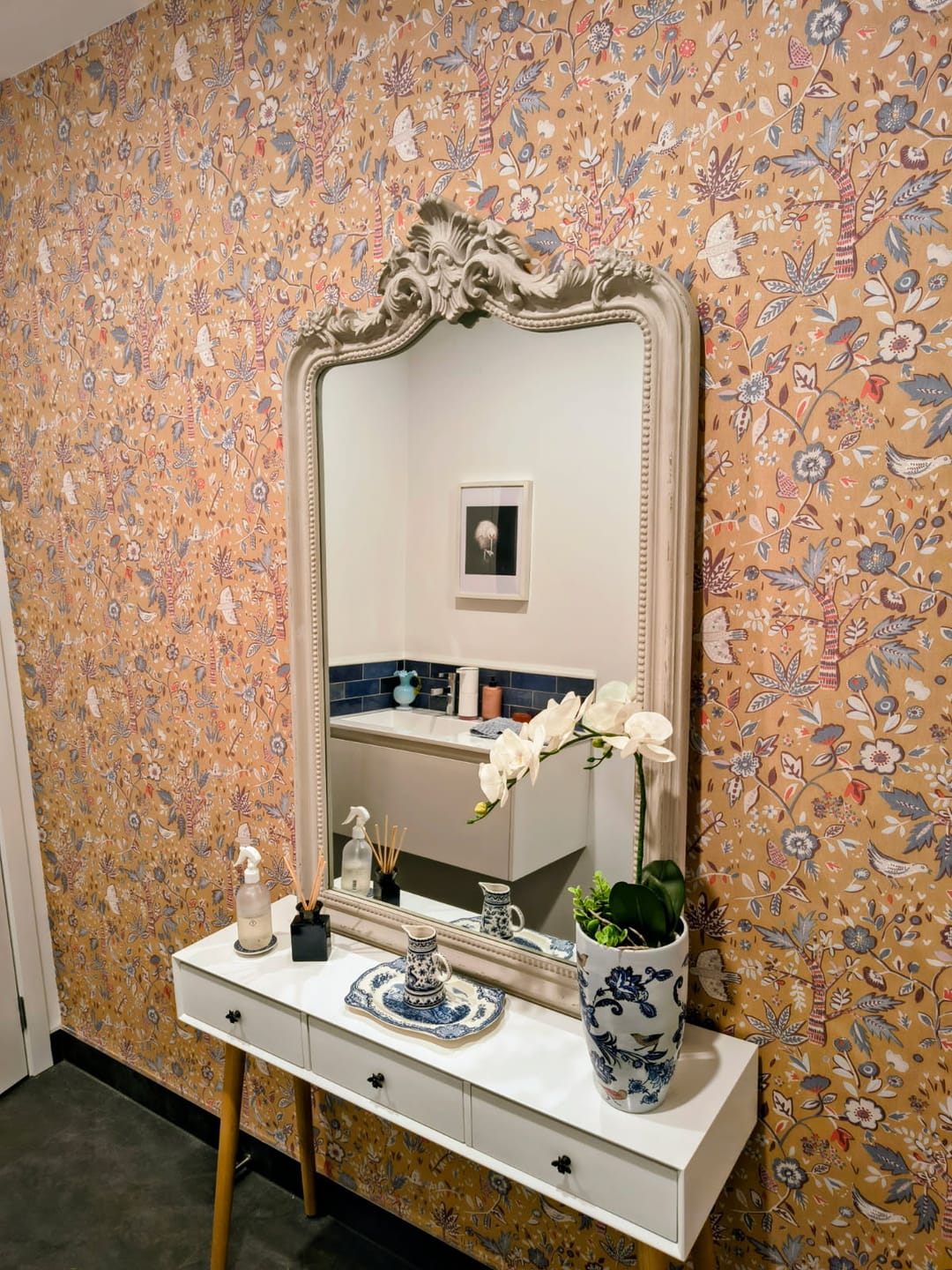 Customer photo review of Echappee Wallpaper - Jaune Zenith - Last 2 Rolls