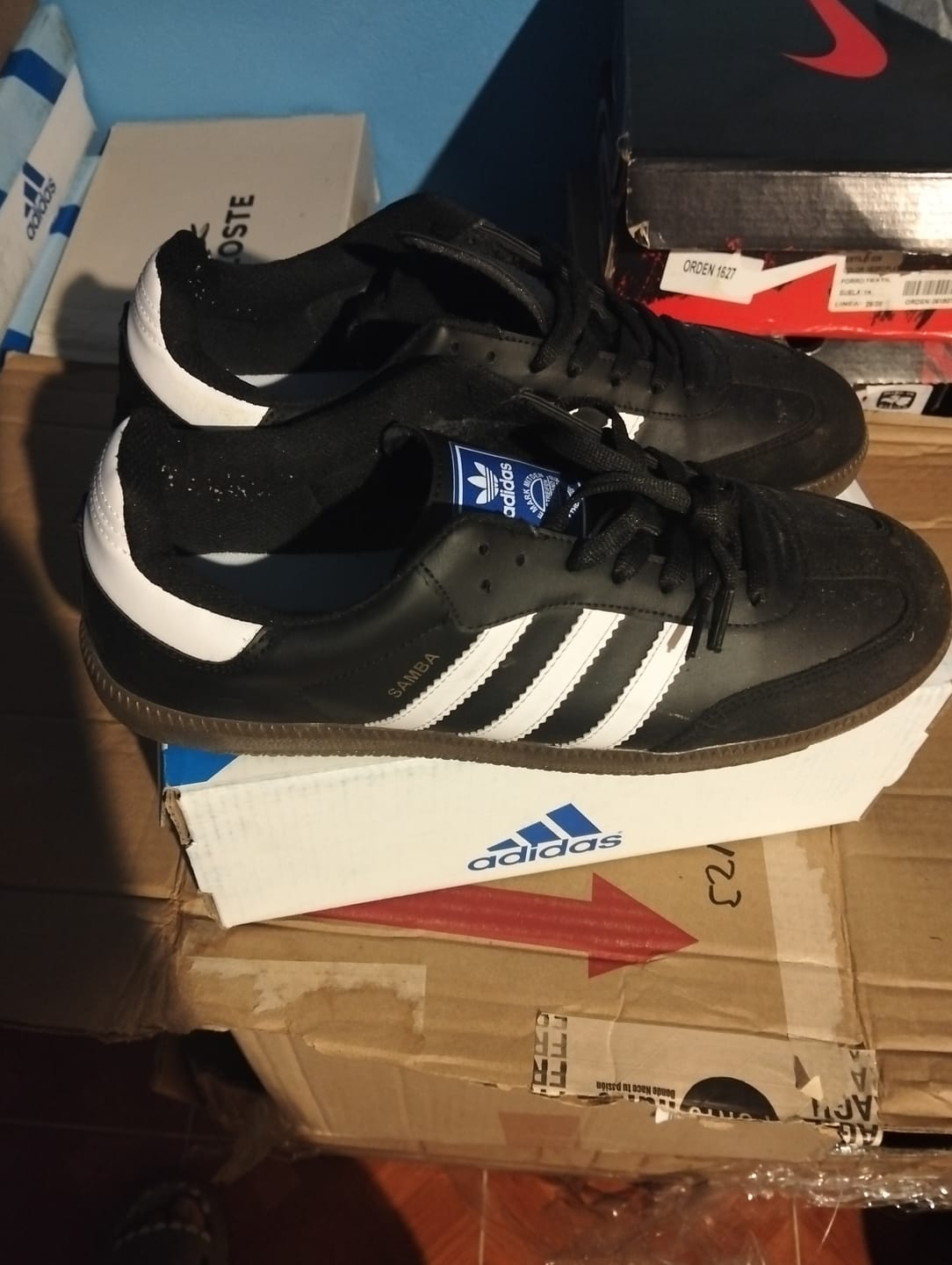 Customer photo review of Tenis Smb Negro Blanco