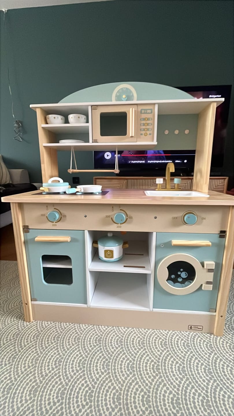 Customer photo review of Little Kitchen - Wooden Play Kitchen