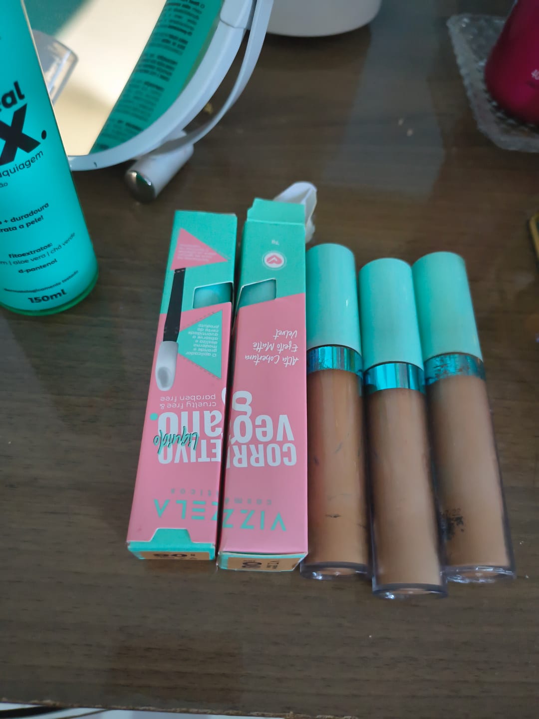 Customer photo review of Corretivo Líquido Matte - Vizzela