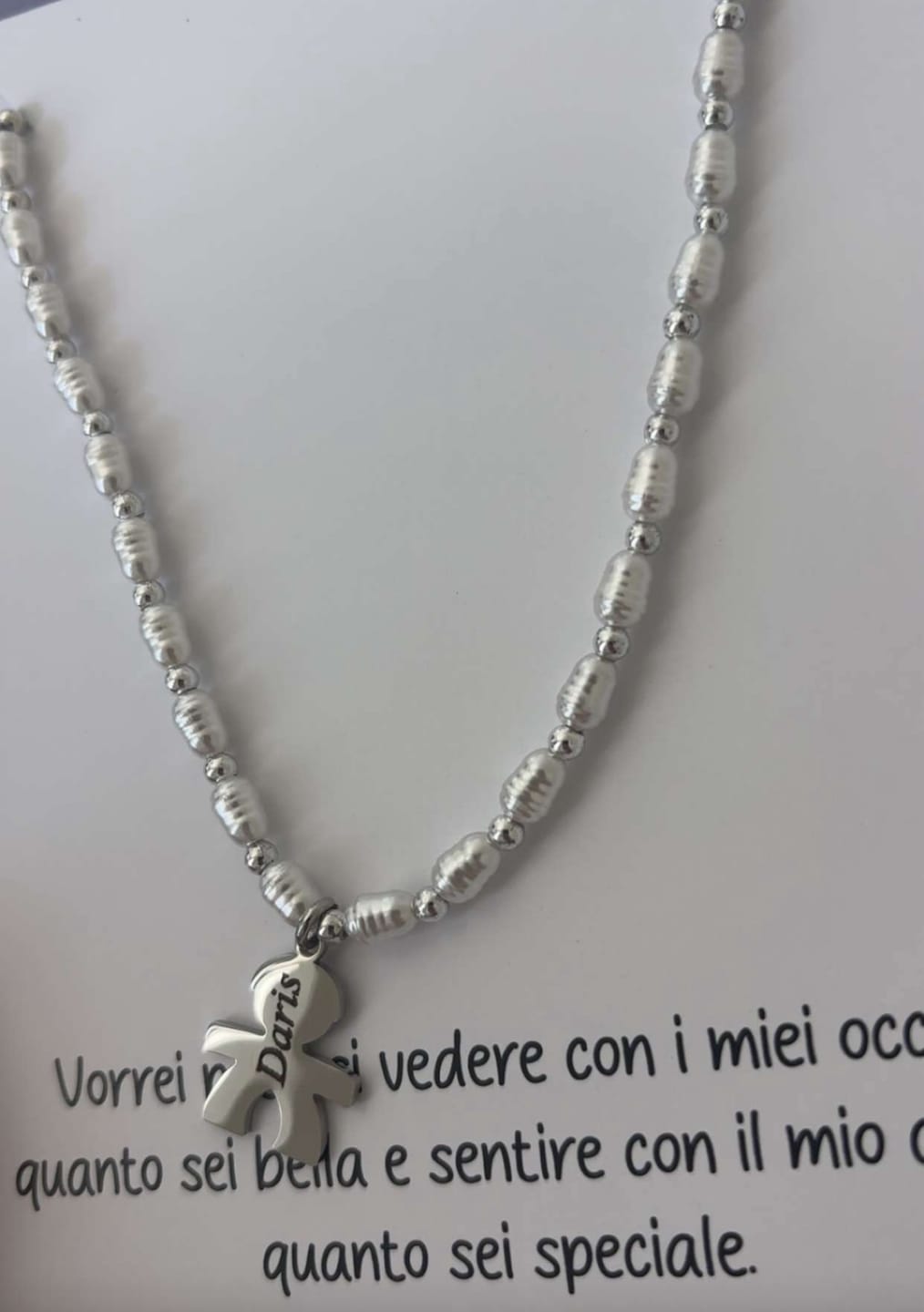 Customer photo review of Girocollo perline con bambini e incisione