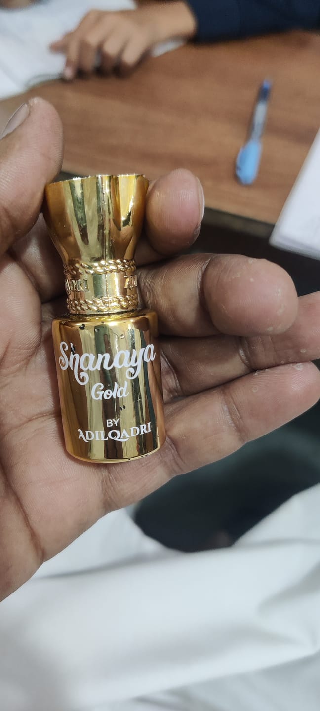 Customer photo review of Shanaya Gold Luxury Gourmand Attar Perfume