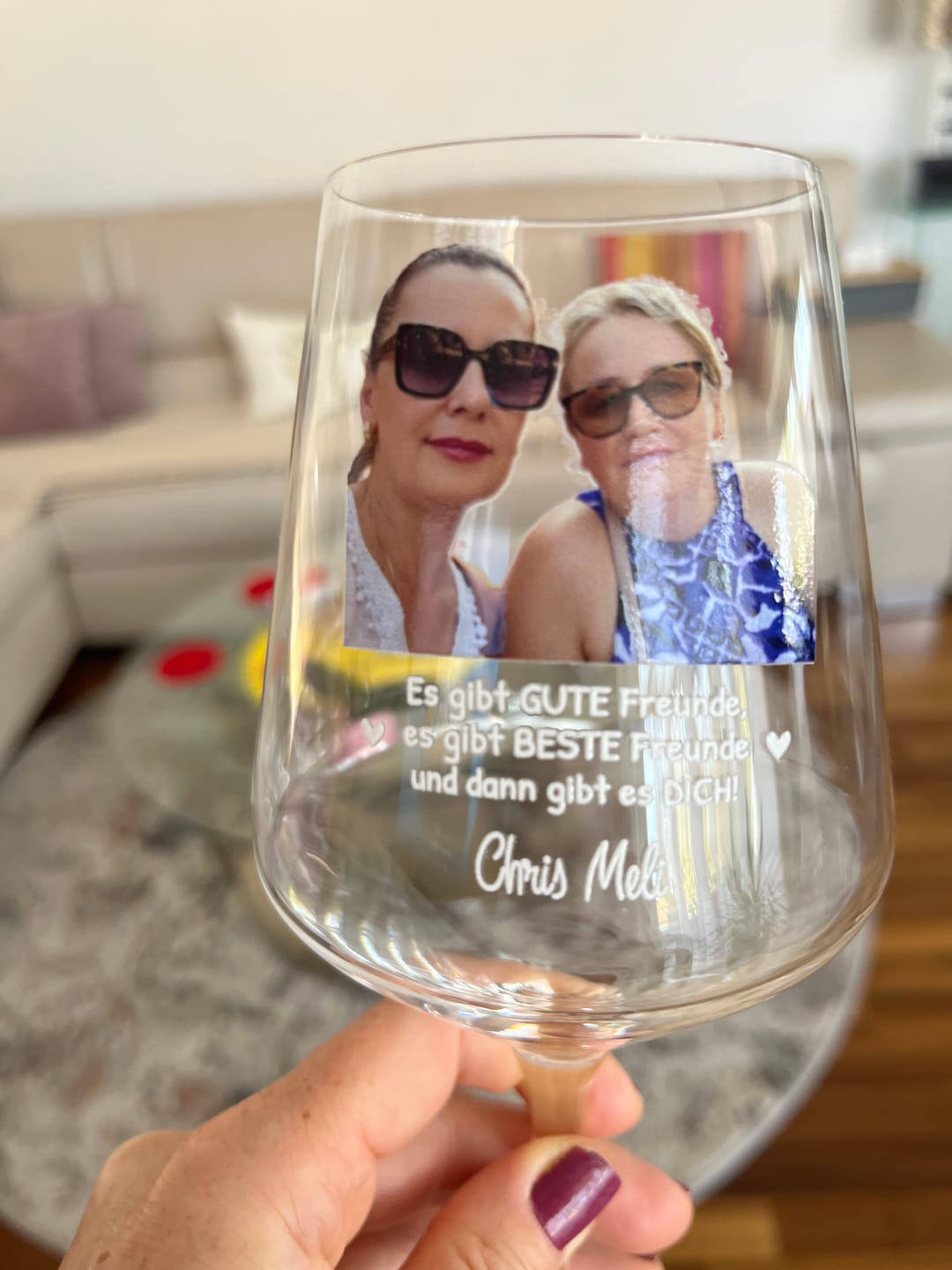 Customer photo review of Besties - Bedrucktes Weinglas mit Foto für beste Freundinnen