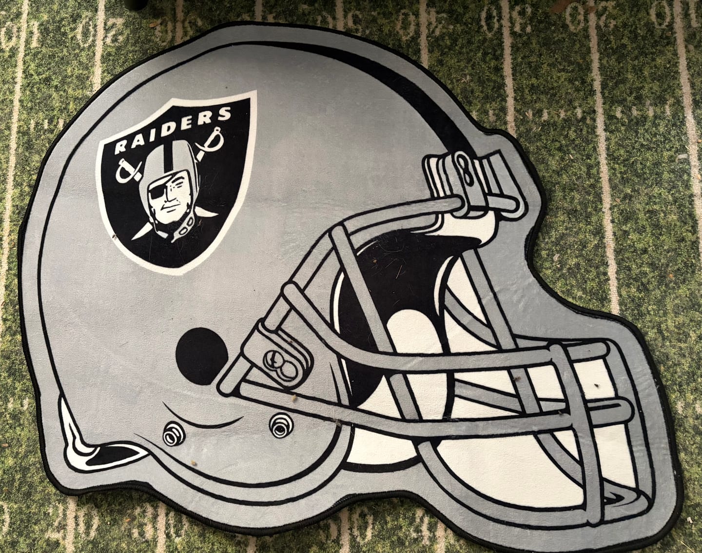Customer photo review of Las Vegas Raiders Helmet Rug