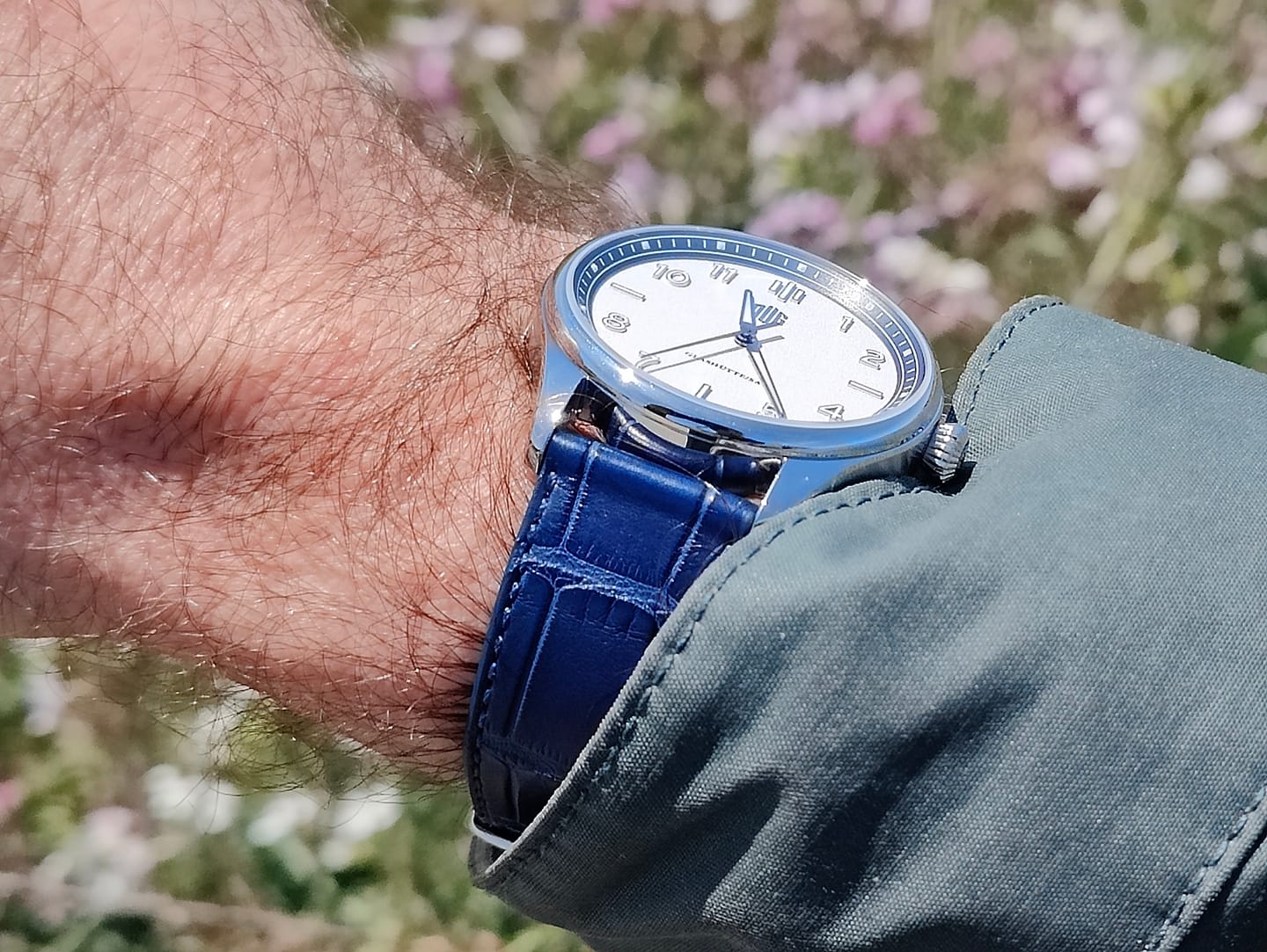 Customer photo review of Matte Azure Blue Alligator