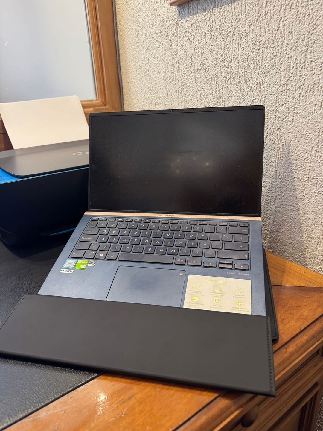 Customer photo review of Funda Notebook Smart Workstation