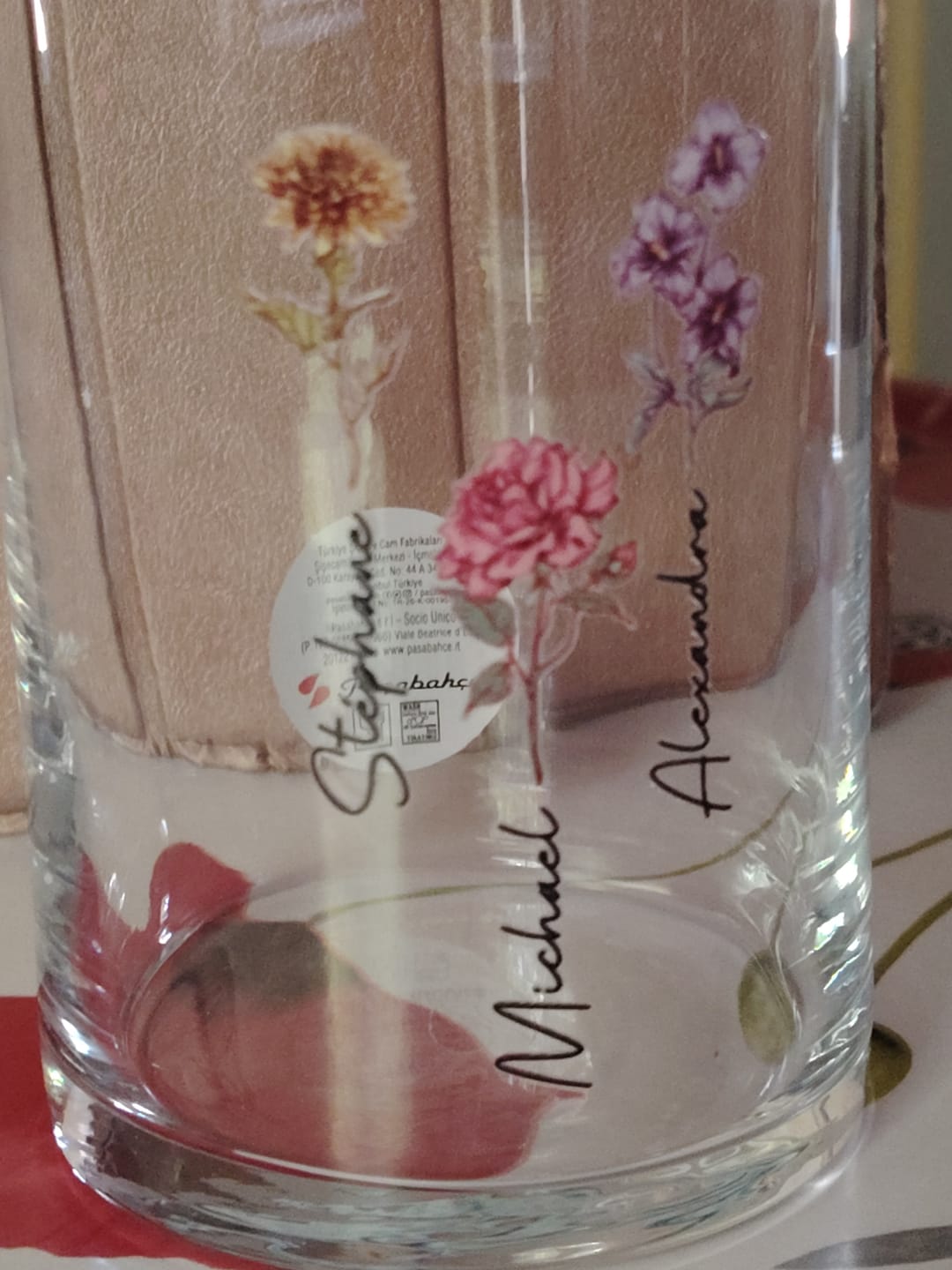 Customer photo review of Toujours en fleur – Vase personnalisé en verre avec fleurs et prénoms pour parents et grands-parents