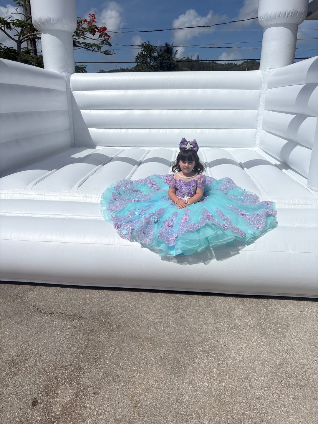 Customer photo review of Castillo Moderno y elegante 13x13