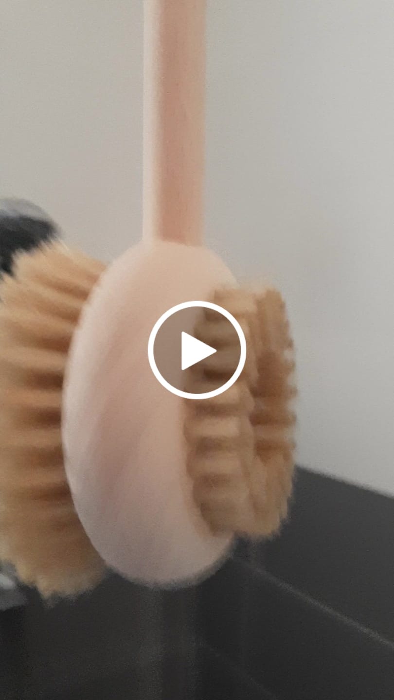 Customer video review of Brosse dos