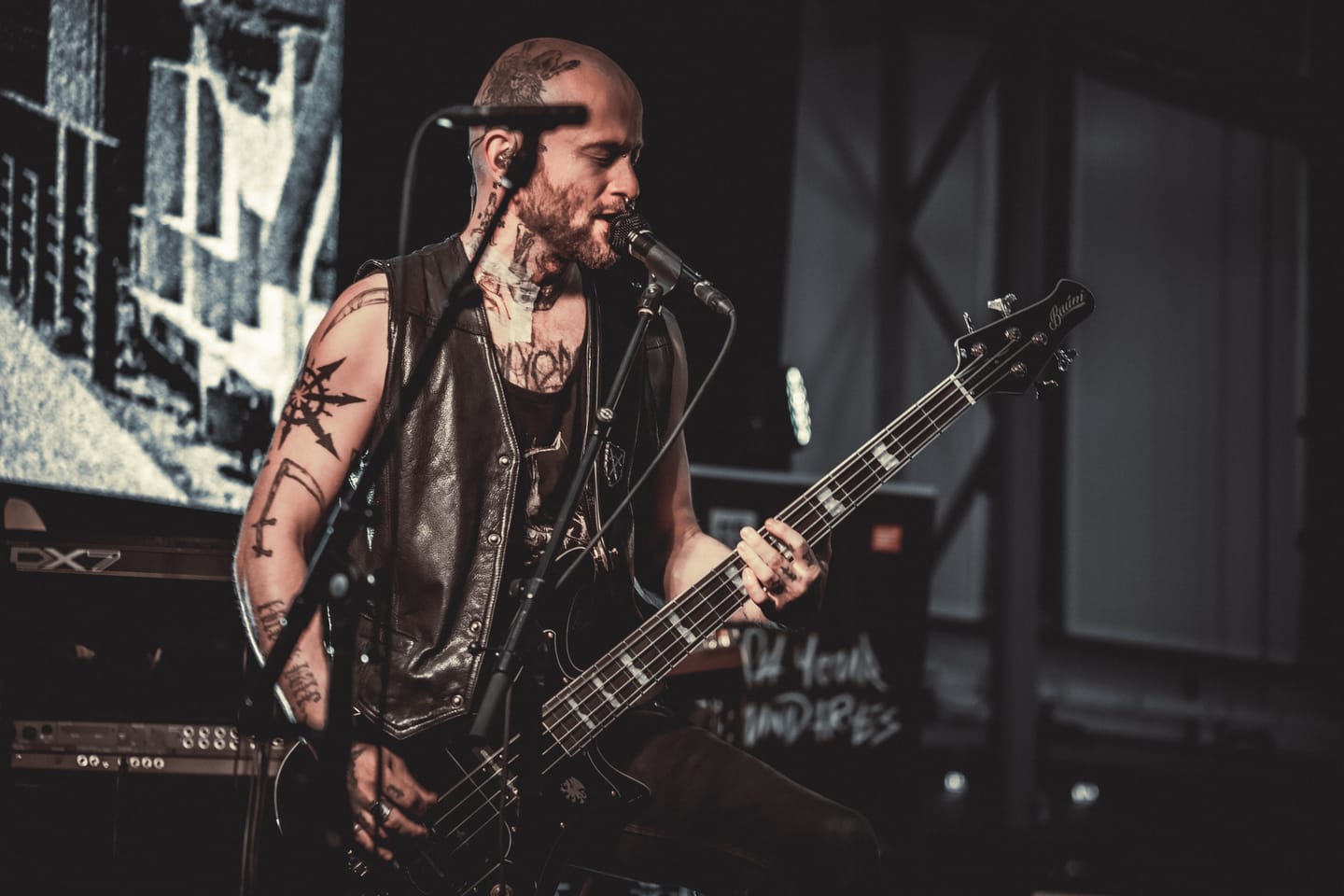Customer photo review of Nidhogg Bass - Pure Black