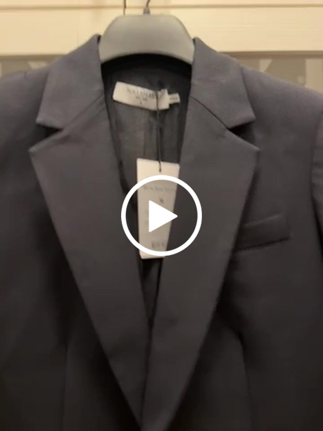 Customer video review of Smith Straight Trouser - Italian Wool Twill :: Dark Navy